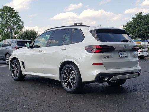 Mineral White Metallic 2026 BMW X5 xDrive40i