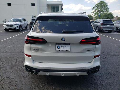 Mineral White Metallic 2026 BMW X5 xDrive40i
