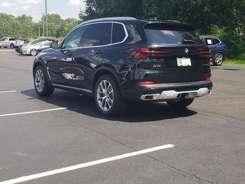 Black Sapphire Metallic 2026 BMW X5 xDrive40i