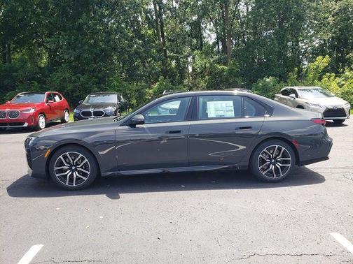 Dravit Grey Metallic 2026 BMW 740 xDrive