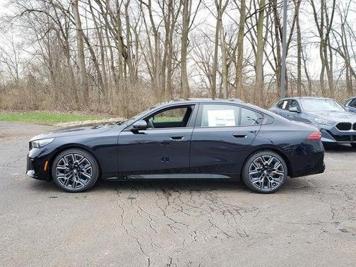 Carbon Black Metallic 2026 BMW 530 xDrive