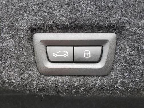 Carbon Black Metallic 2026 BMW 530 xDrive