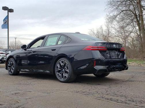Carbon Black Metallic 2026 BMW 530 xDrive