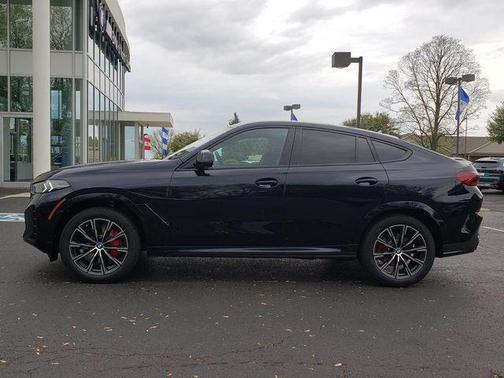 Carbon Black Metallic 2027 BMW X6 xDrive40i