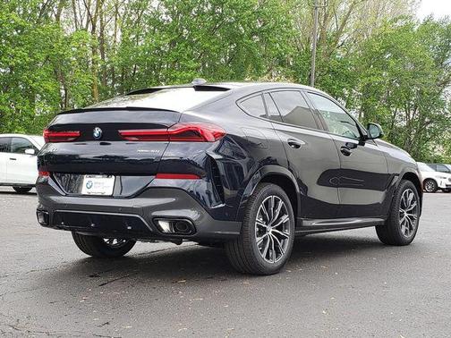 Carbon Black Metallic 2027 BMW X6 xDrive40i