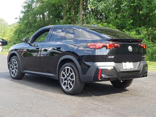 Black Sapphire Metallic 2025 BMW X2 xDrive28i