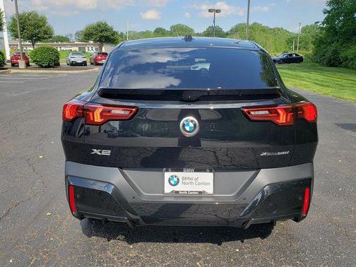 Black Sapphire Metallic 2025 BMW X2 xDrive28i