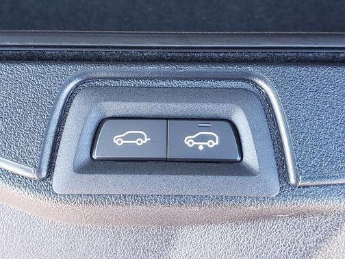 Mineral White Metallic 2026 BMW X5 PHEV xDrive50e