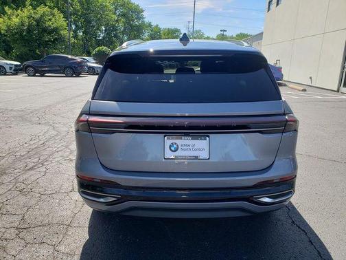 Lustrous Gray Metallic Clearcoat 2024 Lincoln Nautilus Reserve