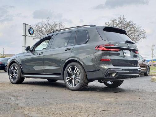 Dravit Grey Metallic 2026 BMW X7 xDrive40i