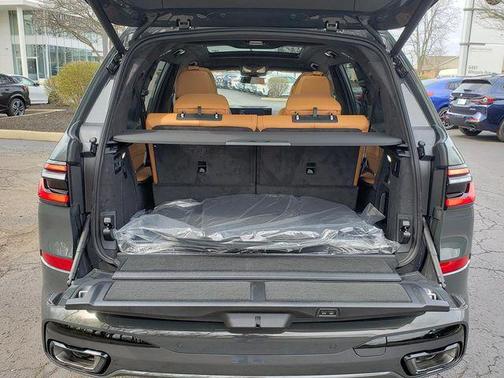 Dravit Grey Metallic 2026 BMW X7 xDrive40i