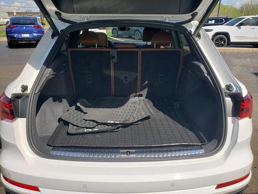 Ibis White 2023 Audi Q3 Premium 45 TFSI S line quattro Tiptronic