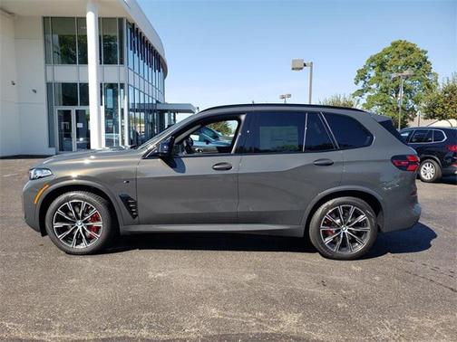 2026 BMW X5 M60i