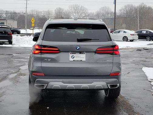 Skyscraper Grey Metallic 2026 BMW X5 PHEV xDrive50e