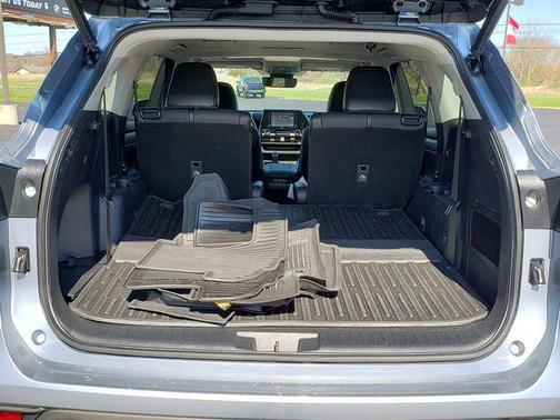 Moon Dust 2021 Toyota Highlander XLE