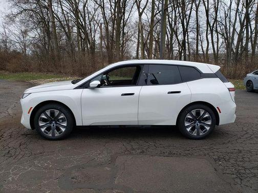 2026 BMW iX xDrive45