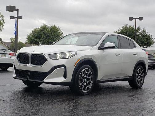 White Metallic 2025 BMW X2 xDrive28i