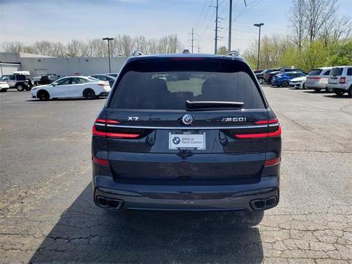 2023 BMW X7 M60i