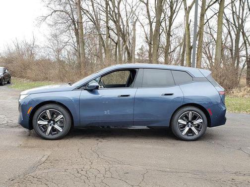 2026 BMW iX xDrive45