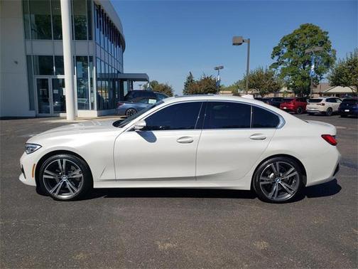 2021 BMW 330 xDrive