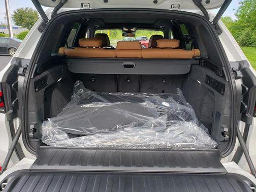 Mineral White Metallic 2026 BMW X5 xDrive40i
