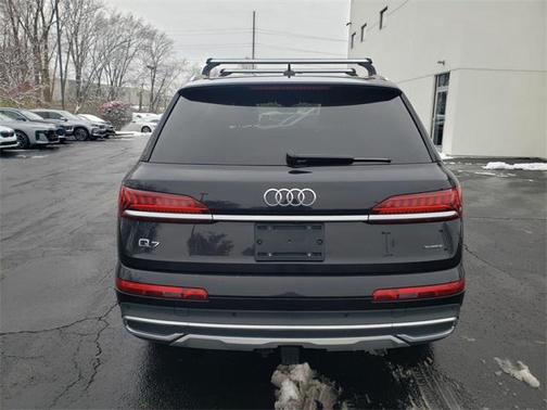 2021 Audi Q7 55 Premium Plus