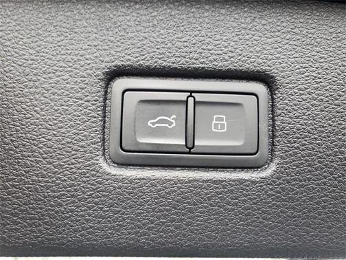 2021 Audi Q7 55 Premium Plus