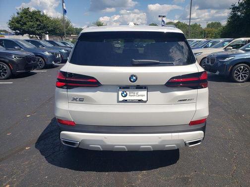Mineral White Metallic 2026 BMW X5 xDrive40i