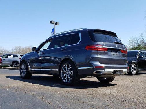 Gray Metallic 2022 BMW X7 xDrive40i