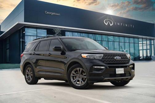 Black Metallic 2022 Ford Explorer XLT