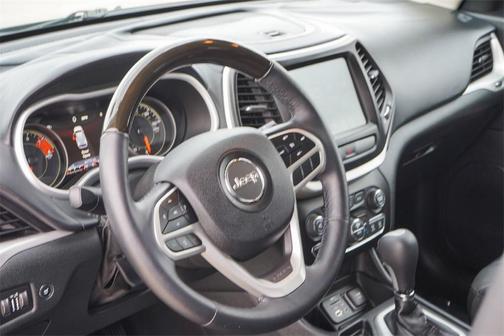 2018 Jeep Cherokee Overland