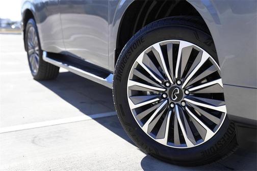 2025 INFINITI QX80 SENSORY