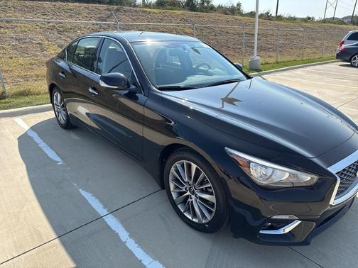 2023 INFINITI Q50 LUXE