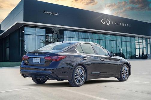 2023 INFINITI Q50 LUXE