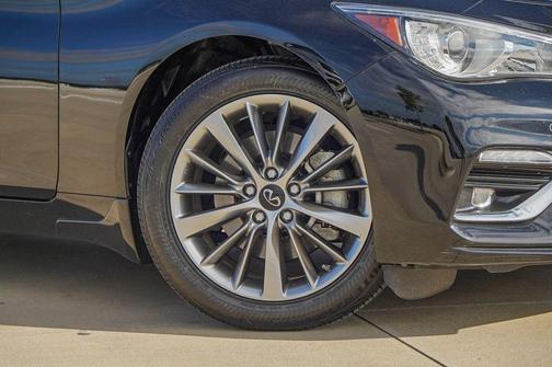 2023 INFINITI Q50 LUXE
