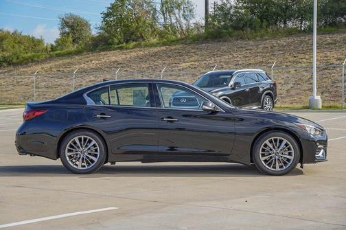 2023 INFINITI Q50 LUXE