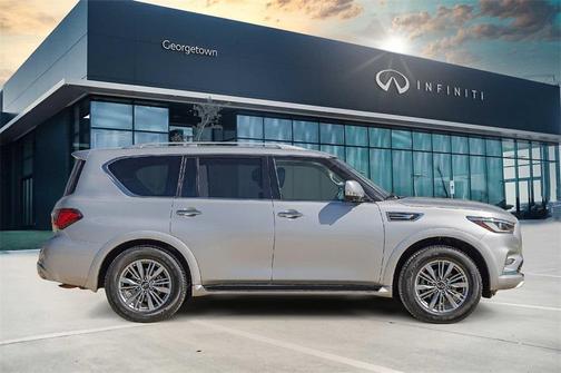 2022 INFINITI QX80 Luxe