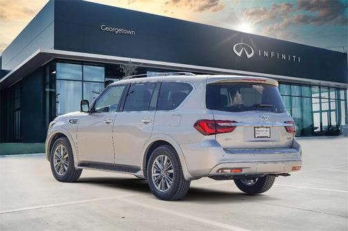 2022 INFINITI QX80 Luxe