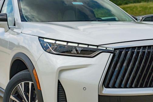 Radiant White 2027 INFINITI QX60 Luxe
