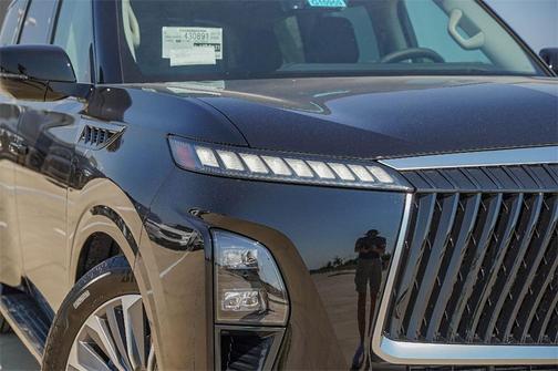 2026 INFINITI QX80 Luxe