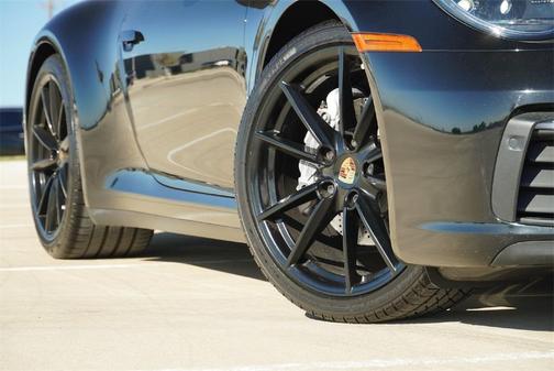 2020 Porsche 911 Carrera