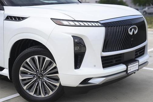 2025 INFINITI QX80 Luxe