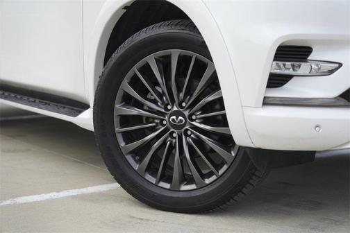 2024 INFINITI QX80 SENSORY