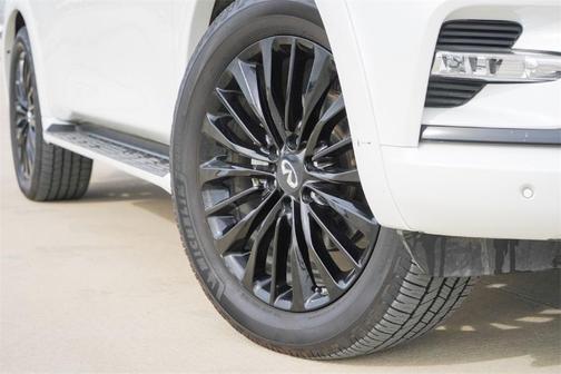 2023 INFINITI QX80 SENSORY