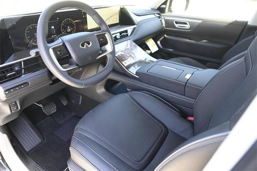 2025 INFINITI QX80 Luxe