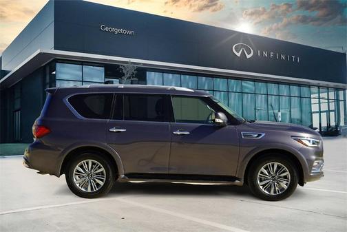 2024 INFINITI QX80 Luxe