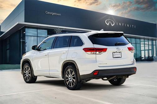2018 Toyota Highlander SE