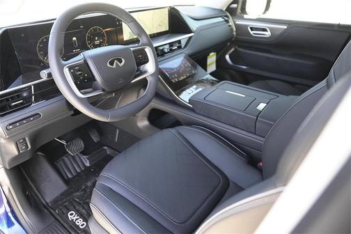 2025 INFINITI QX80 Luxe
