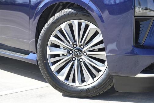 2025 INFINITI QX80 Luxe