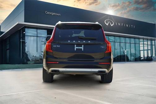 2020 Volvo XC90 T6 Momentum 7 Passenger